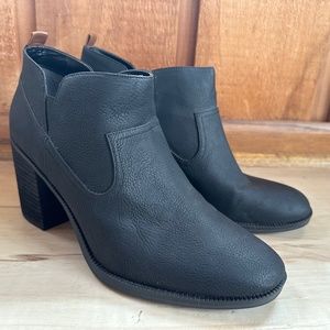 Dr Scholl’s black ankle boots